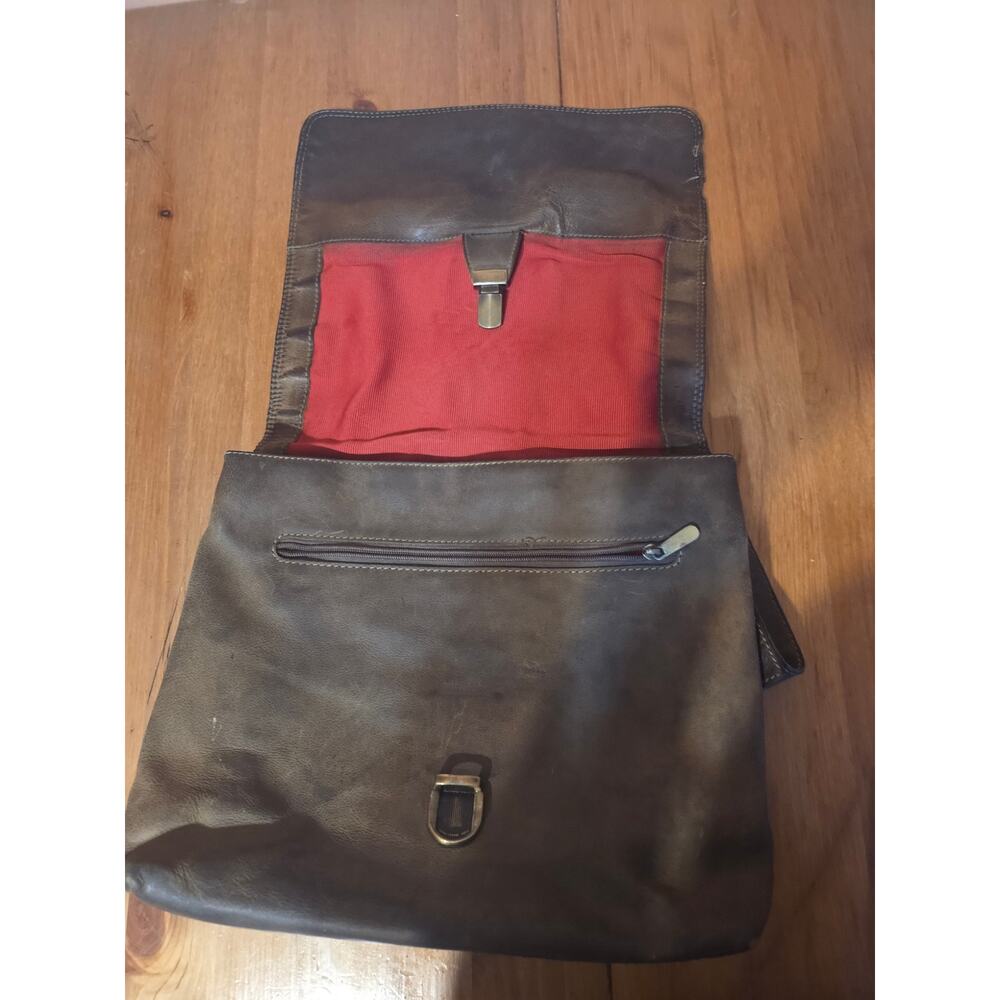 Gianni Conti Italian Leather Crossbody Messenger Laptop Bag Brown - Picture 9 of 11
